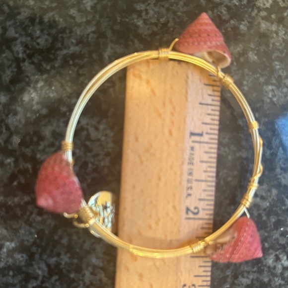 Shellie, Red, Handmade, Wire, Shell Bangle Bracelet - Picture 3 of 3